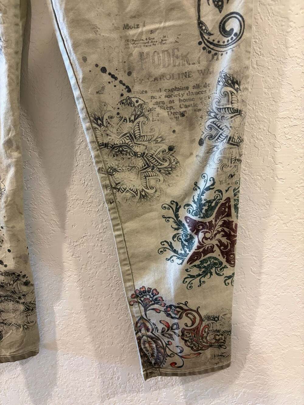 Made In Italy Embellished Dreamcatcher Print Pants - Picture 6 of 12